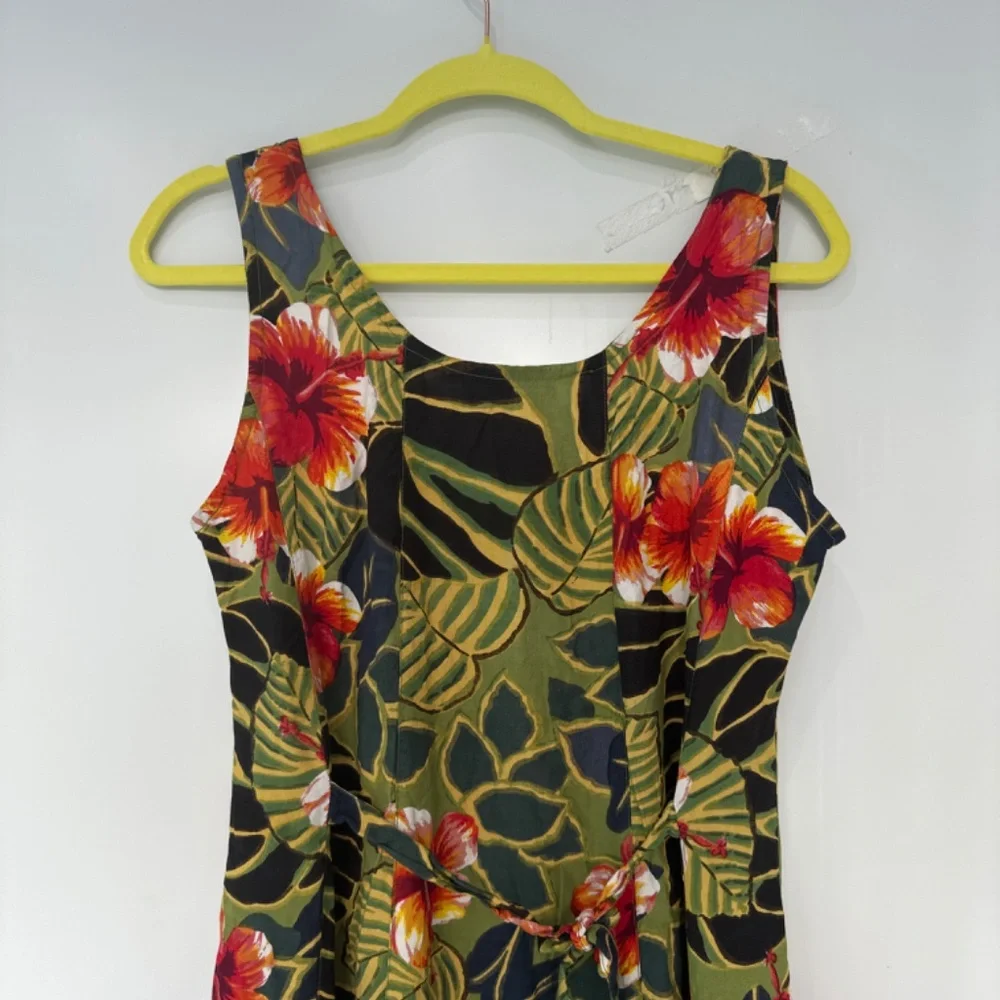 Hawaii Style Floral Dress - Picture 3 of 3